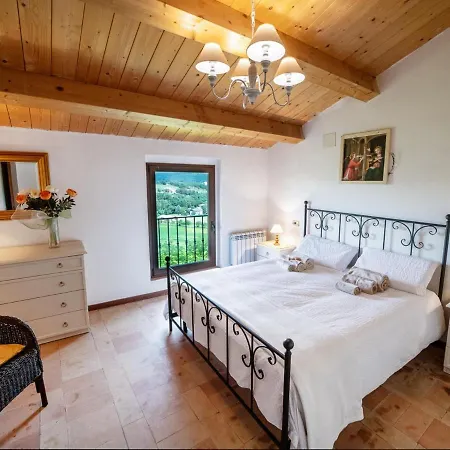 Апартаменты Lovely In With Garden Sassoferrato